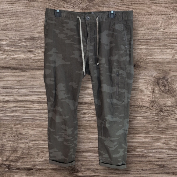 "Vuori Ripstop Climber Pant", Oregano Camo Colored - Picture 1 of 2